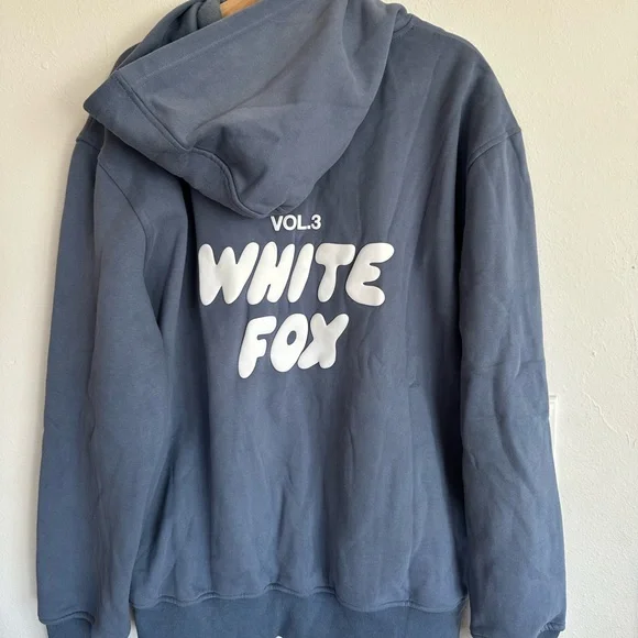White fox hoodie - Picture 2 of 3